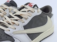 Paar sneakers, maat 40 1/2 nike, jordan x travis scott air jordan 1 low og sp dm7866-162 - afbeelding 21 van  26