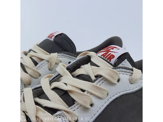 Paar sneakers, maat 40 1/2 nike, jordan x travis scott air jordan 1 low og sp dm7866-162 - afbeelding 22 van  26