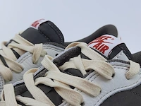 Paar sneakers, maat 40 1/2 nike, jordan x travis scott air jordan 1 low og sp dm7866-162 - afbeelding 22 van  26