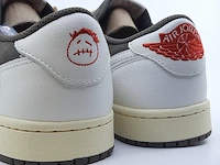 Paar sneakers, maat 40 1/2 nike, jordan x travis scott air jordan 1 low og sp dm7866-162 - afbeelding 25 van  26