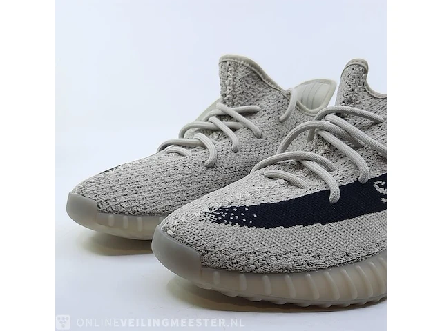 Paar sneakers, maat 40 2/3 adidas, yeezy boost 350 v2 hp7870 - afbeelding 3 van  10