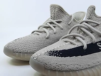 Paar sneakers, maat 40 2/3 adidas, yeezy boost 350 v2 hp7870 - afbeelding 3 van  10