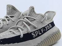Paar sneakers, maat 40 2/3 adidas, yeezy boost 350 v2 hp7870 - afbeelding 4 van  10