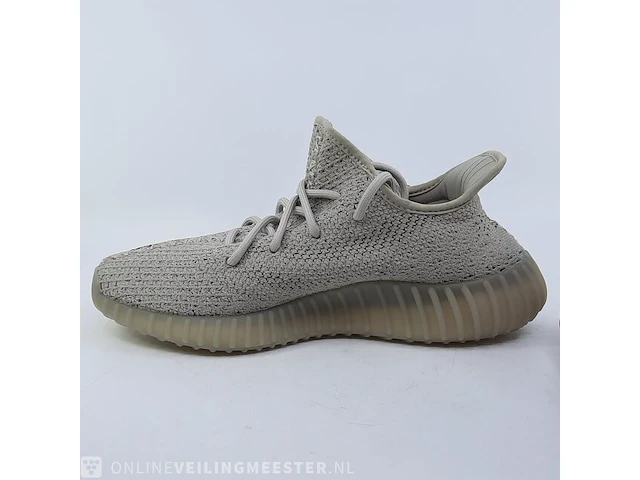 Paar sneakers, maat 40 2/3 adidas, yeezy boost 350 v2 hp7870 - afbeelding 6 van  10