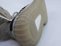 Paar sneakers, maat 40 2/3 adidas, yeezy boost 350 v2 hp7870 - afbeelding 10 van  10