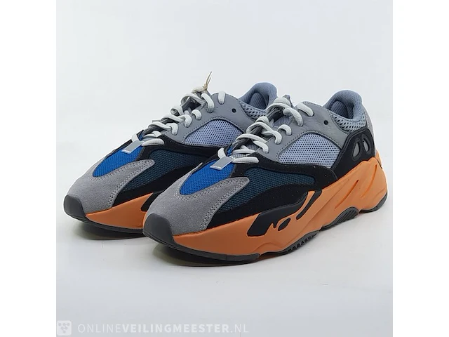 Paar sneakers, maat 40 2/3 adidas, yeezy boost 700 - gw0296 - afbeelding 1 van  11