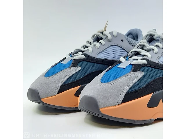 Paar sneakers, maat 40 2/3 adidas, yeezy boost 700 - gw0296 - afbeelding 4 van  11