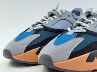 Paar sneakers, maat 40 2/3 adidas, yeezy boost 700 - gw0296 - afbeelding 4 van  11