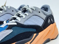 Paar sneakers, maat 40 2/3 adidas, yeezy boost 700 - gw0296 - afbeelding 5 van  11