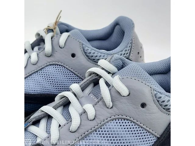 Paar sneakers, maat 40 2/3 adidas, yeezy boost 700 - gw0296 - afbeelding 6 van  11