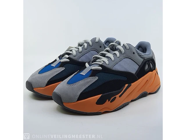 Paar sneakers, maat 40 2/3 adidas, yeezy boost 700 gw0296 - afbeelding 1 van  10