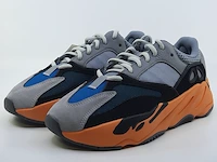 Paar sneakers, maat 40 2/3 adidas, yeezy boost 700 gw0296 - afbeelding 1 van  10