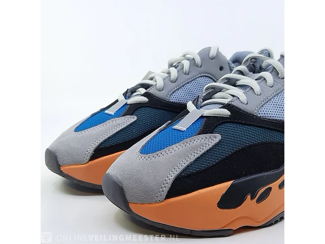 Paar sneakers, maat 40 2/3 adidas, yeezy boost 700 gw0296 - afbeelding 3 van  10