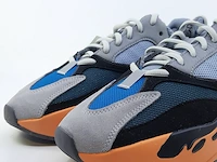 Paar sneakers, maat 40 2/3 adidas, yeezy boost 700 gw0296 - afbeelding 3 van  10