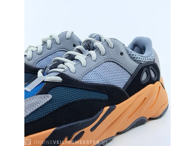 Paar sneakers, maat 40 2/3 adidas, yeezy boost 700 gw0296 - afbeelding 4 van  10