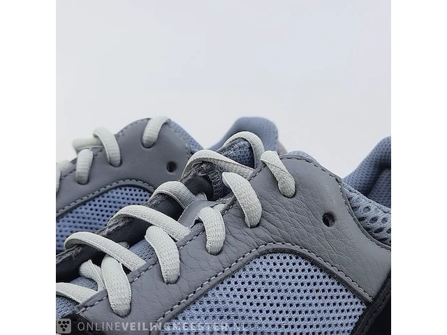 Paar sneakers, maat 40 2/3 adidas, yeezy boost 700 gw0296 - afbeelding 5 van  10