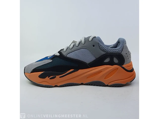 Paar sneakers, maat 40 2/3 adidas, yeezy boost 700 gw0296 - afbeelding 6 van  10