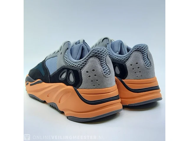 Paar sneakers, maat 40 2/3 adidas, yeezy boost 700 gw0296 - afbeelding 7 van  10