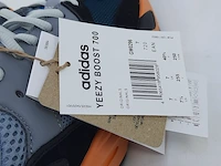 Paar sneakers, maat 40 2/3 adidas, yeezy boost 700 gw0296 - afbeelding 8 van  10