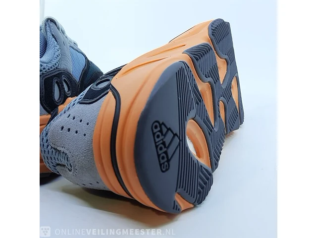 Paar sneakers, maat 40 2/3 adidas, yeezy boost 700 gw0296 - afbeelding 10 van  10