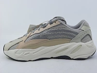 Paar sneakers, maat 40 2/3 adidas, yeezy boost 700 v2 gy7924 - afbeelding 6 van  10