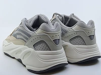 Paar sneakers, maat 40 2/3 adidas, yeezy boost 700 v2 gy7924 - afbeelding 7 van  10