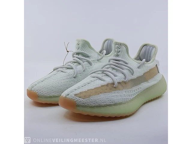Paar sneakers, maat 40 adidas, yeezy boost 350 v2 eg7491 - afbeelding 1 van  10