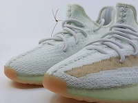 Paar sneakers, maat 40 adidas, yeezy boost 350 v2 eg7491 - afbeelding 3 van  10