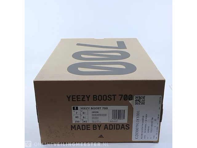 Paar sneakers, maat 40 adidas, yeezy boost 700 gw0296 - afbeelding 2 van  10