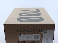 Paar sneakers, maat 40 adidas, yeezy boost 700 gw0296 - afbeelding 2 van  10