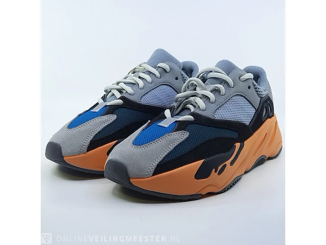 Paar sneakers, maat 40 adidas, yeezy boost 700 gw0296 - afbeelding 1 van  10