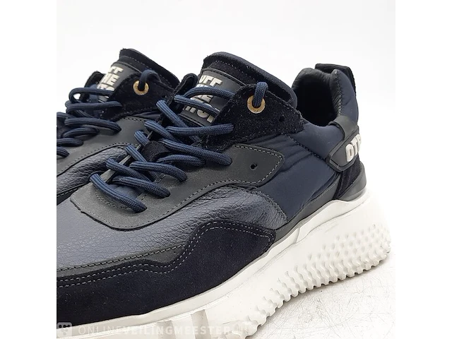 Paar sneakers, maat 40 off the pitch - afbeelding 3 van  9
