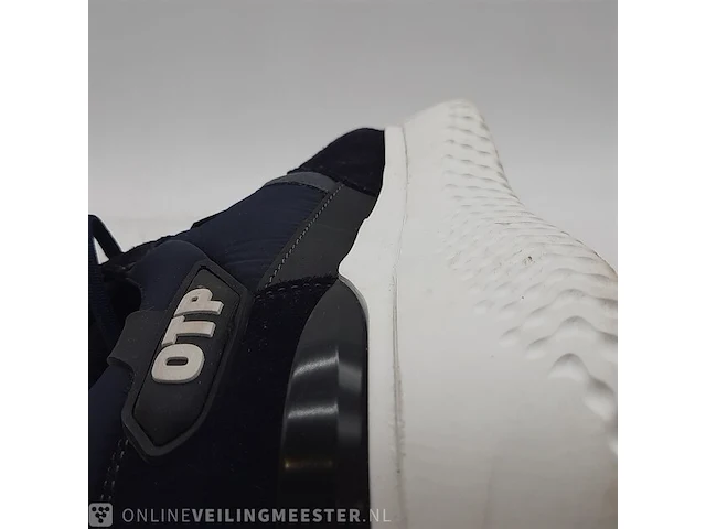 Paar sneakers, maat 40 off the pitch - afbeelding 8 van  9