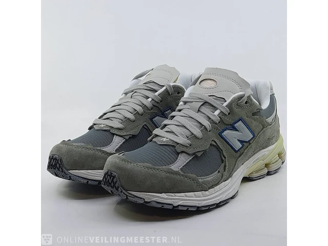Paar sneakers, maat 41 1/2 new balance, 2002r/m2002rdd - afbeelding 1 van  10