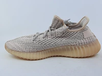 Paar sneakers, maat 41 1/3 adidas, yeezy boost 350 v2 fv5666 - afbeelding 6 van  10