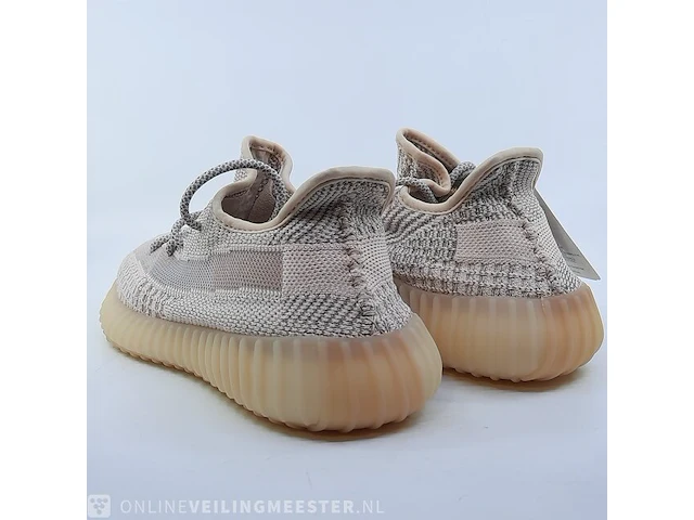 Paar sneakers, maat 41 1/3 adidas, yeezy boost 350 v2 fv5666 - afbeelding 7 van  10