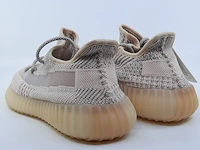 Paar sneakers, maat 41 1/3 adidas, yeezy boost 350 v2 fv5666 - afbeelding 7 van  10