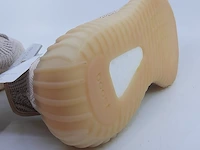Paar sneakers, maat 41 1/3 adidas, yeezy boost 350 v2 fv5666 - afbeelding 10 van  10