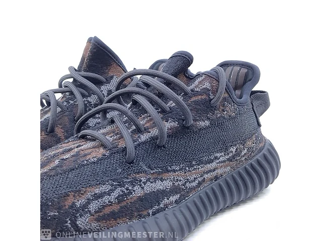 Paar sneakers, maat 41 1/3 adidas, yeezy boost 350 v2 - afbeelding 4 van  10