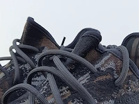 Paar sneakers, maat 41 1/3 adidas, yeezy boost 350 v2 - afbeelding 5 van  10