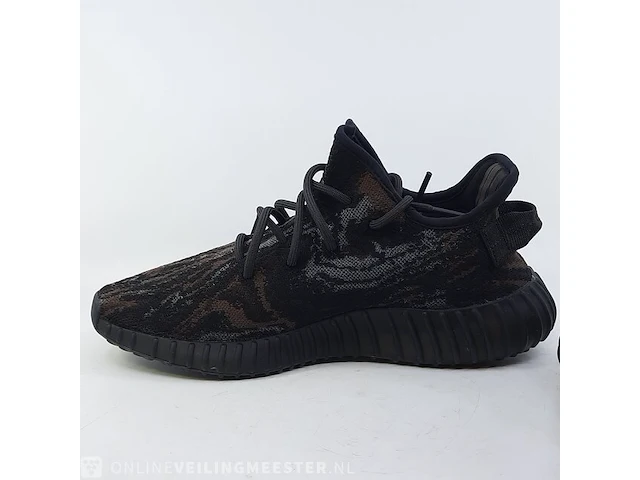 Paar sneakers, maat 41 1/3 adidas, yeezy boost 350 v2 - afbeelding 6 van  10