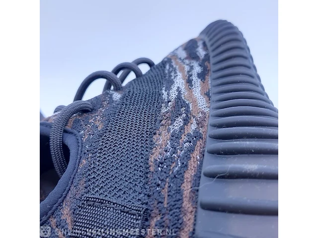 Paar sneakers, maat 41 1/3 adidas, yeezy boost 350 v2 - afbeelding 8 van  10