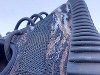 Paar sneakers, maat 41 1/3 adidas, yeezy boost 350 v2 - afbeelding 8 van  10