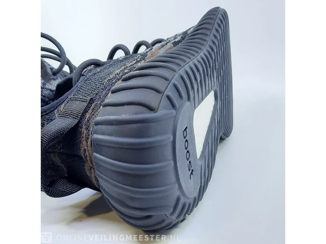 Paar sneakers, maat 41 1/3 adidas, yeezy boost 350 v2 - afbeelding 9 van  10