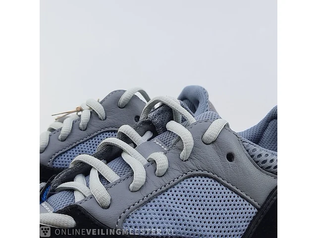 Paar sneakers, maat 41 1/3 adidas, yeezy boost 700 gw0296 - afbeelding 4 van  9