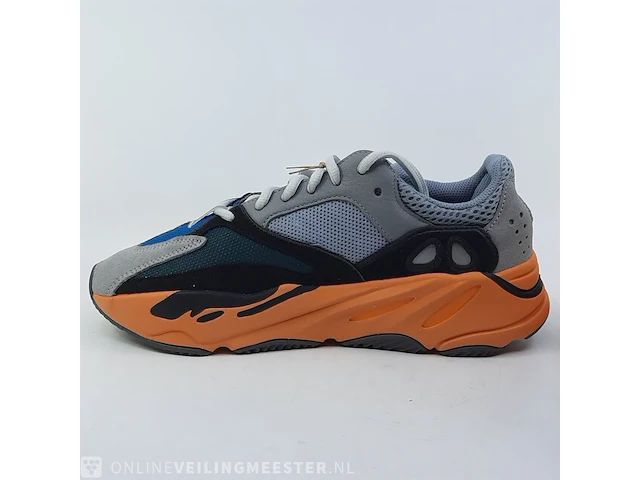 Paar sneakers, maat 41 1/3 adidas, yeezy boost 700 gw0296 - afbeelding 5 van  9