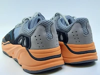 Paar sneakers, maat 41 1/3 adidas, yeezy boost 700 gw0296 - afbeelding 6 van  9