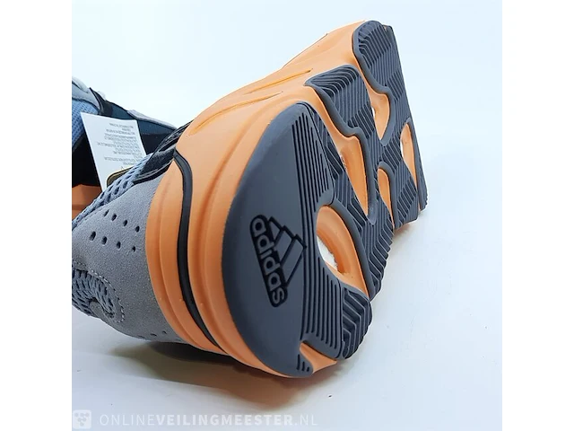 Paar sneakers, maat 41 1/3 adidas, yeezy boost 700 gw0296 - afbeelding 8 van  9