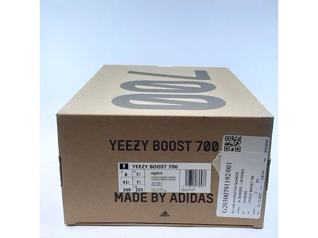 Paar sneakers, maat 41 1/3 adidas, yeezy boost 700 hq6979 - afbeelding 2 van  10