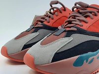 Paar sneakers, maat 41 1/3 adidas, yeezy boost 700 hq6979 - afbeelding 3 van  10